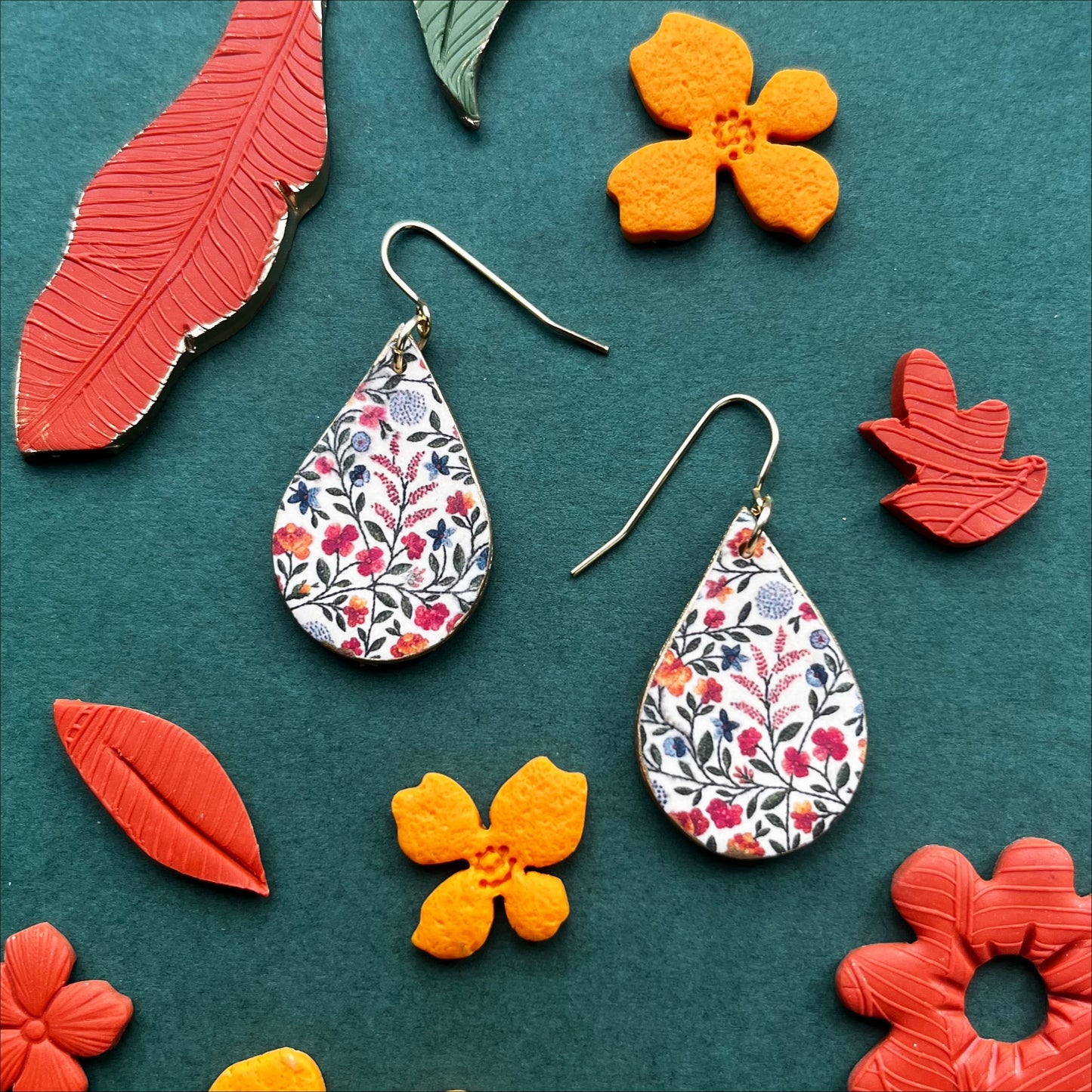 Floral print teardrop earrings